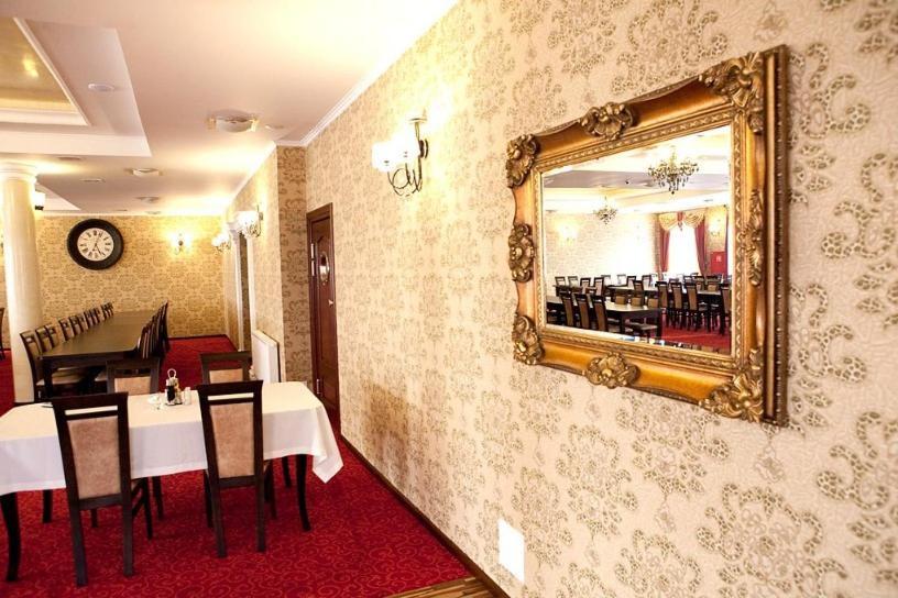 Hotel Andersen Rzeszow Bagian luar foto